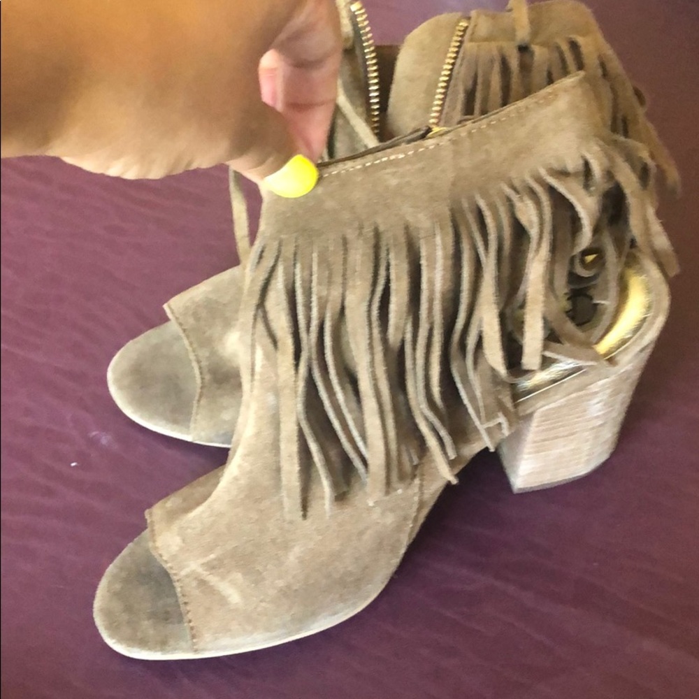 Women’s shoes